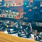 Accessoires et vêtements de sport d'hiver à découvrir chez Sport Altitude à Guillestre, pour skier à Risoul, Vars ou Queyras