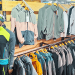 Vestes techniques pour homme en vente chez Sport Altitude à Guillestre, adaptées au ski à Risoul, Vars et dans le Queyras.