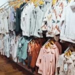 Collection de vêtements de ski pour femme chez Sport Altitude à Guillestre, idéal pour skier à Risoul, Vars ou dans le Queyras